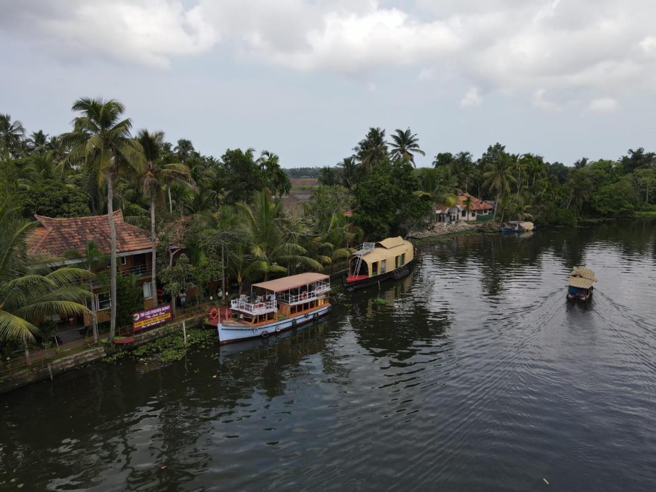 The Lake Paradise Boutique Resort Alappuzha Buitenkant foto