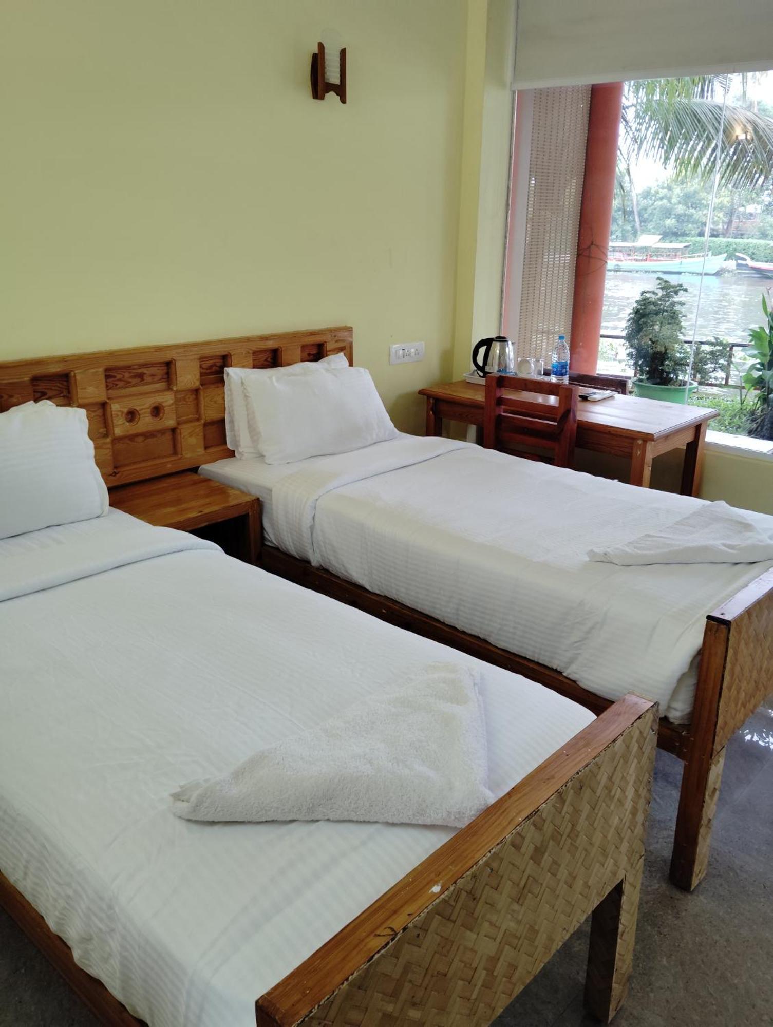 The Lake Paradise Boutique Resort Alappuzha Buitenkant foto