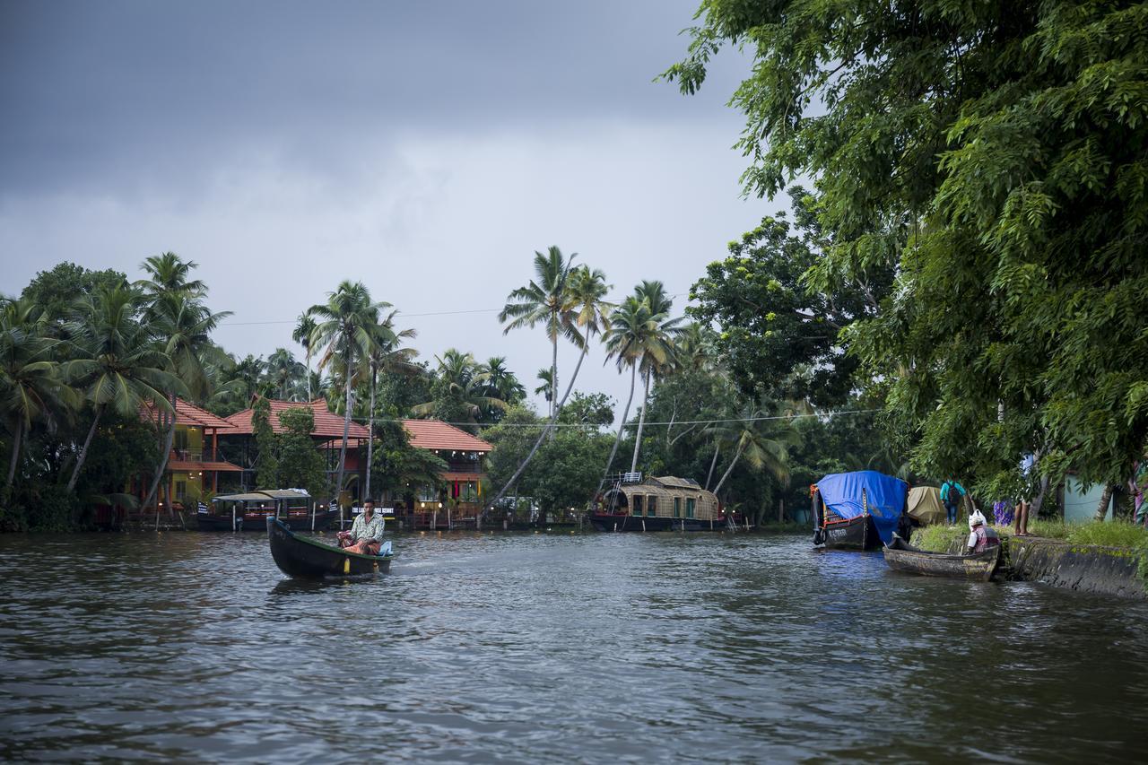 The Lake Paradise Boutique Resort Alappuzha Buitenkant foto