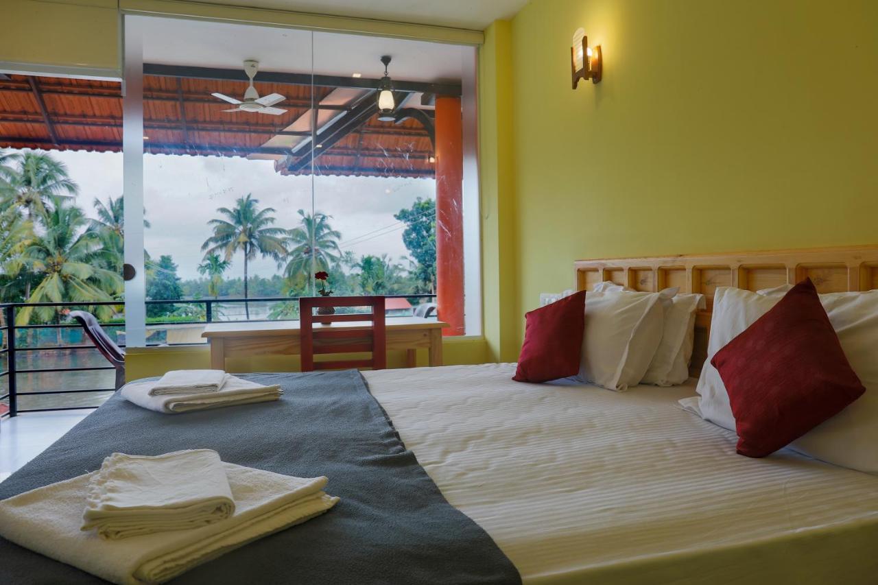 The Lake Paradise Boutique Resort Alappuzha Buitenkant foto