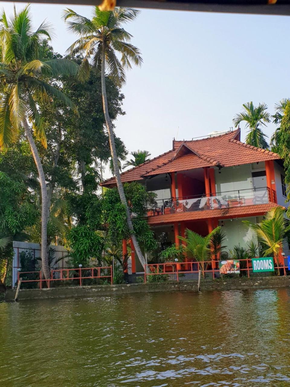 The Lake Paradise Boutique Resort Alappuzha Buitenkant foto