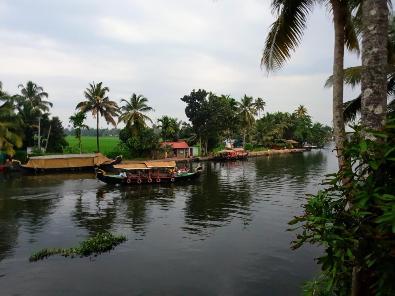The Lake Paradise Boutique Resort Alappuzha Buitenkant foto
