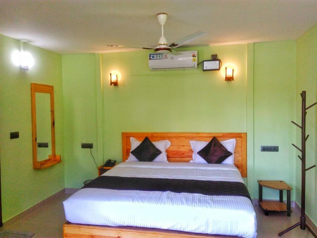 The Lake Paradise Boutique Resort Alappuzha Buitenkant foto