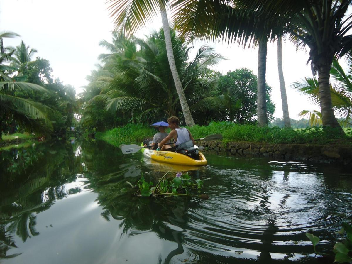 The Lake Paradise Boutique Resort Alappuzha Buitenkant foto